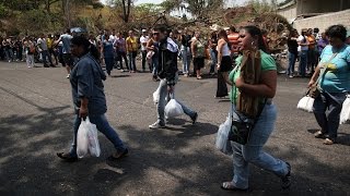 Hundreds Of Venezuelan Women Storm Colombias Border To Find Food [upl. by Sawtelle]