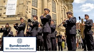 quotKlingende Stadtquot Dresden Überraschungskonzert des Luftwaffenmusikkorps der Bundeswehr [upl. by Omari]