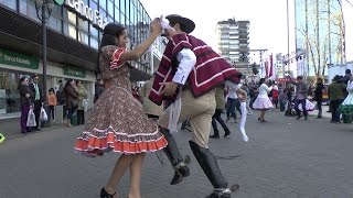 Cuecas en Temuco Baile en la plaza Video HD People dancing La Cueca the national dance [upl. by Akit]