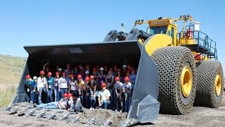 LeTourneau L2350  The Biggest Wheel Loader in The World [upl. by Girardo]