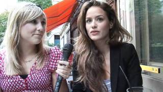 Bref  Linterview des filles de Bref [upl. by Iasi782]