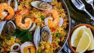 Simple and Tasty Seafood Paella [upl. by Elreath]